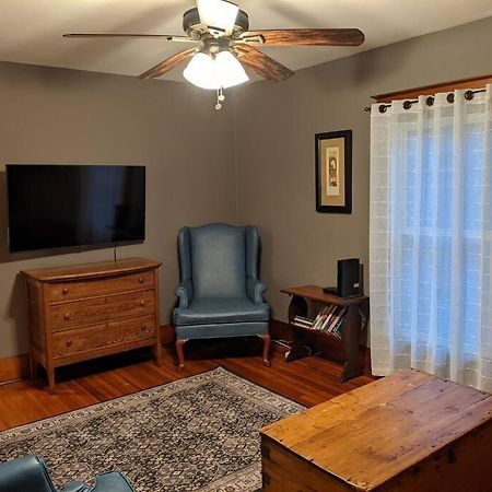 Large Bakery Apartment - Central Downtown Location Fredonia Exteriör bild