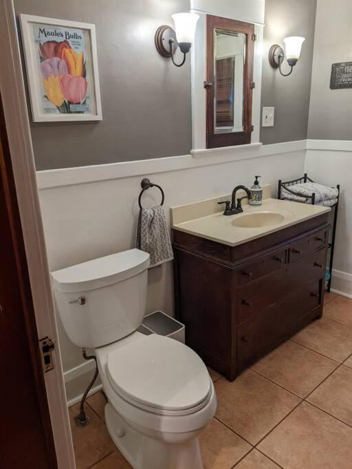 Large Bakery Apartment - Central Downtown Location Fredonia Exteriör bild